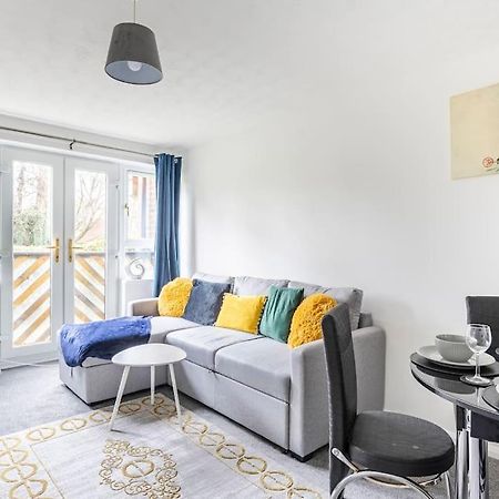 Mile End Two Bedroom Flat Near Colchester Hospital With Free Parking And Internet מראה חיצוני תמונה