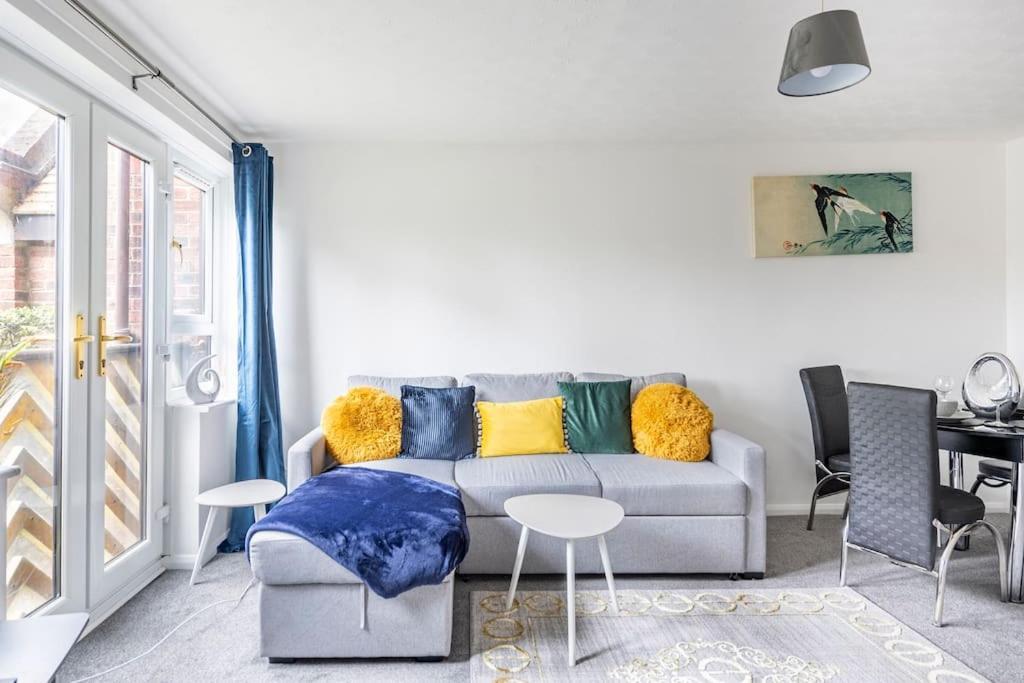 Mile End Two Bedroom Flat Near Colchester Hospital With Free Parking And Internet מראה חיצוני תמונה